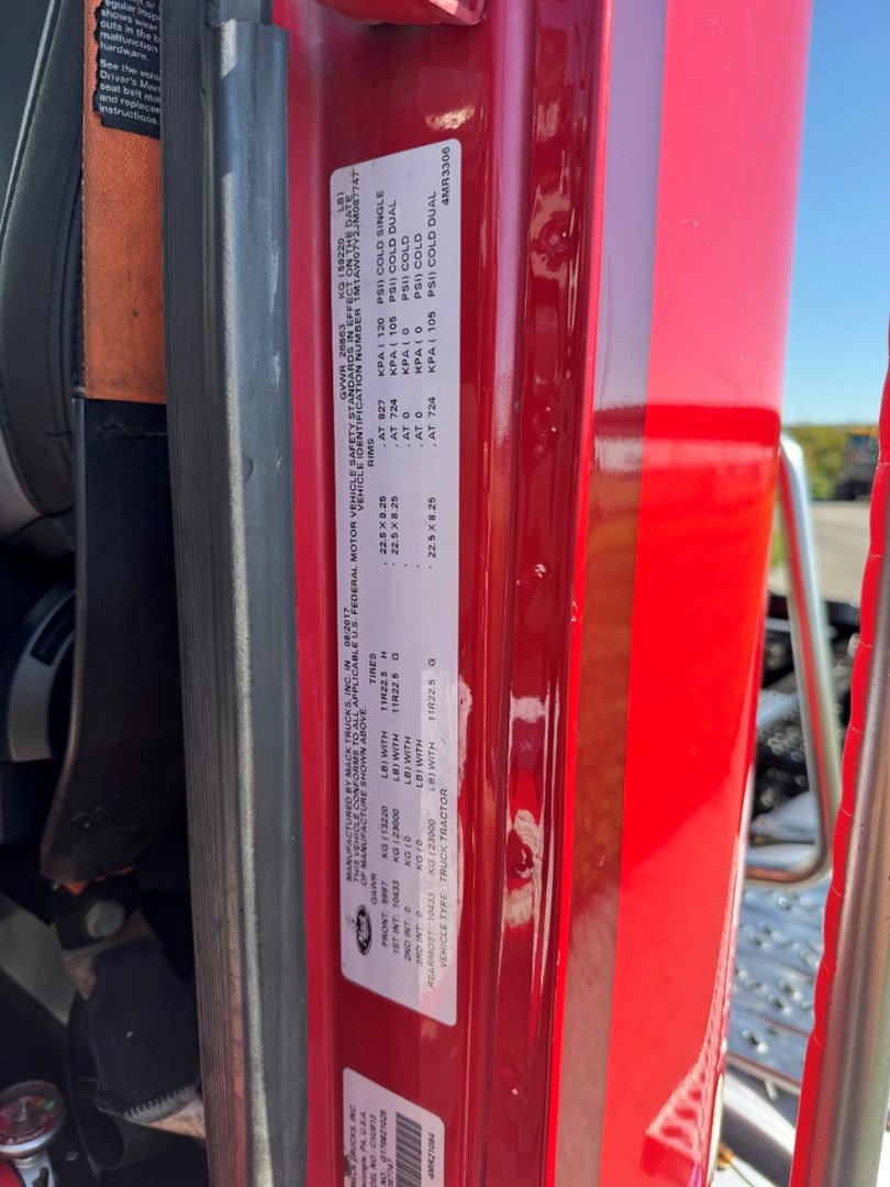 2018 MACK CXU613 - USED TRUCKS DAY CAB - image 19